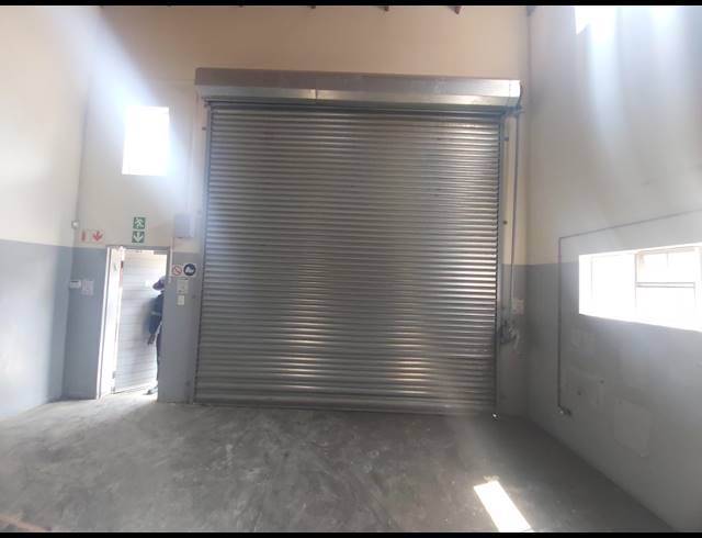 205M² WAREHOUSE RENTED IN WYNBERG